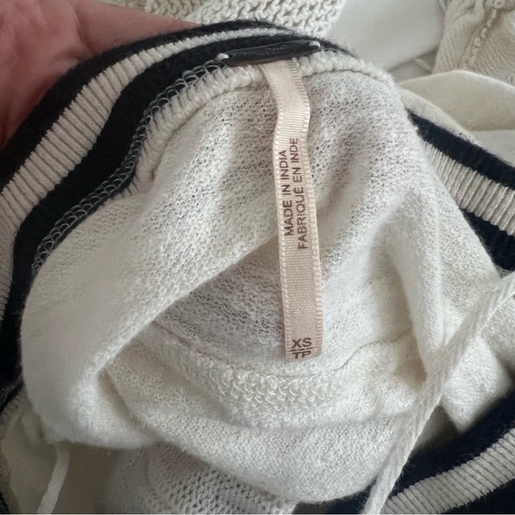 ❗️SOLD❗️Free People Boho Cropped Crochet Long Sleeve Ivory Sweater [Sz. XS] - Picture 9 of 9